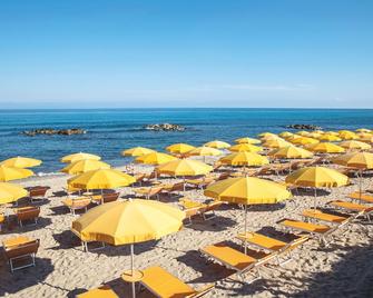 Baia Del Sole Resort - Ricadi - Playa