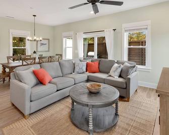 Bcw29a Boone Docks 2 Min Walk To Beach - Corolla - Living room