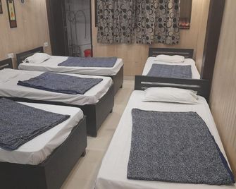 Goroomgo Comfort Hostel Charbagh Lucknow - Lucknow - Habitación