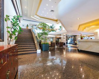 Luana Waikikino Resort Fees - Honolulu - Lobby