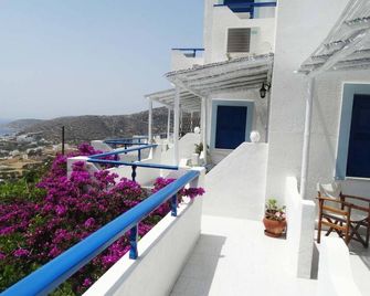 Castelopetra - Katapola - Balcón