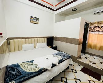 Hotel Sahu Rooms Ayodhya - Ayodhya - Centro de negocios