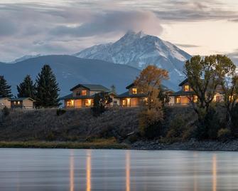 Yellowstone Valley Lodge, an Ascend Hotel Collection Member - Livingston - Building