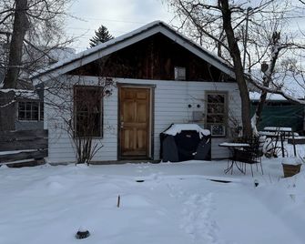 Charming cottage tucked away in trending Northeast Bozeman. - Bozeman