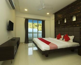 OYO 22919 Blue Roof Sea Side - Pālghar - Bedroom