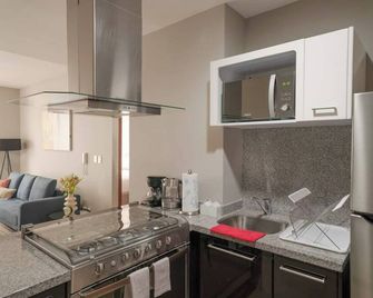 1BR|1BA Apartment W/ pool, gym, high speed WiFi - Ciudad Nezahualcoyotl - Kitchen