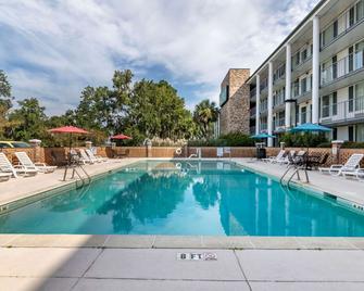 Quality Inn At Town Center - Beaufort - Pool