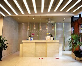 Aura One Hotel - Baguio - Recepción