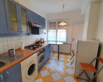 M Apartments - Info Park - Budapest - Küche