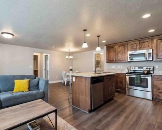 Sleepy Ridge Apt in Vineyard/Orem (Sleeps 6) - Orem - Kuchyň