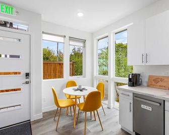 The Sweet Suite in the North - Seattle - Eetruimte