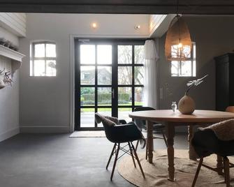 Vacation apartment on farm - IJsselstein - Comedor