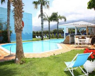 Despina Aparthotel By Philoxenia Hotel & Spa - Mália - Pool