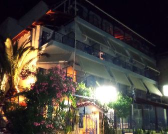 Artemis Studios & Apartments - Nea Kallikratia - Budova