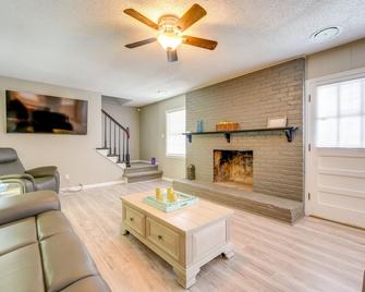 Memphis Vacation Rental - Walk to Graceland! - Memphis - Sala de estar