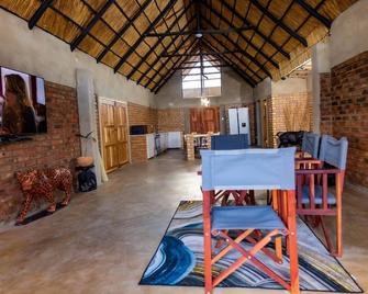 Irock Lodge - Victoria Falls - Dining room