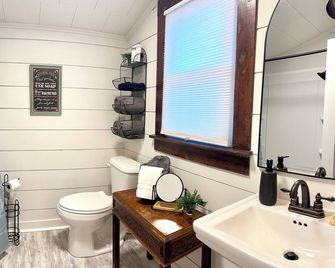 Comfortable Apartment, Near to Aviation - Hickory