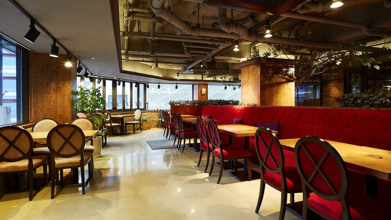 ناين تري من بارناس سيول في ميونغ دونغ 1