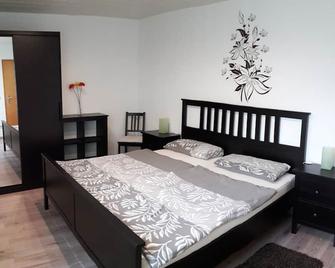 Ferienwohnung Seibt - Plettenberg - Schlafzimmer