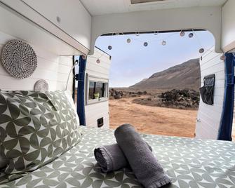 Adventure Campingvan - Caleta de Famara - Camera da letto