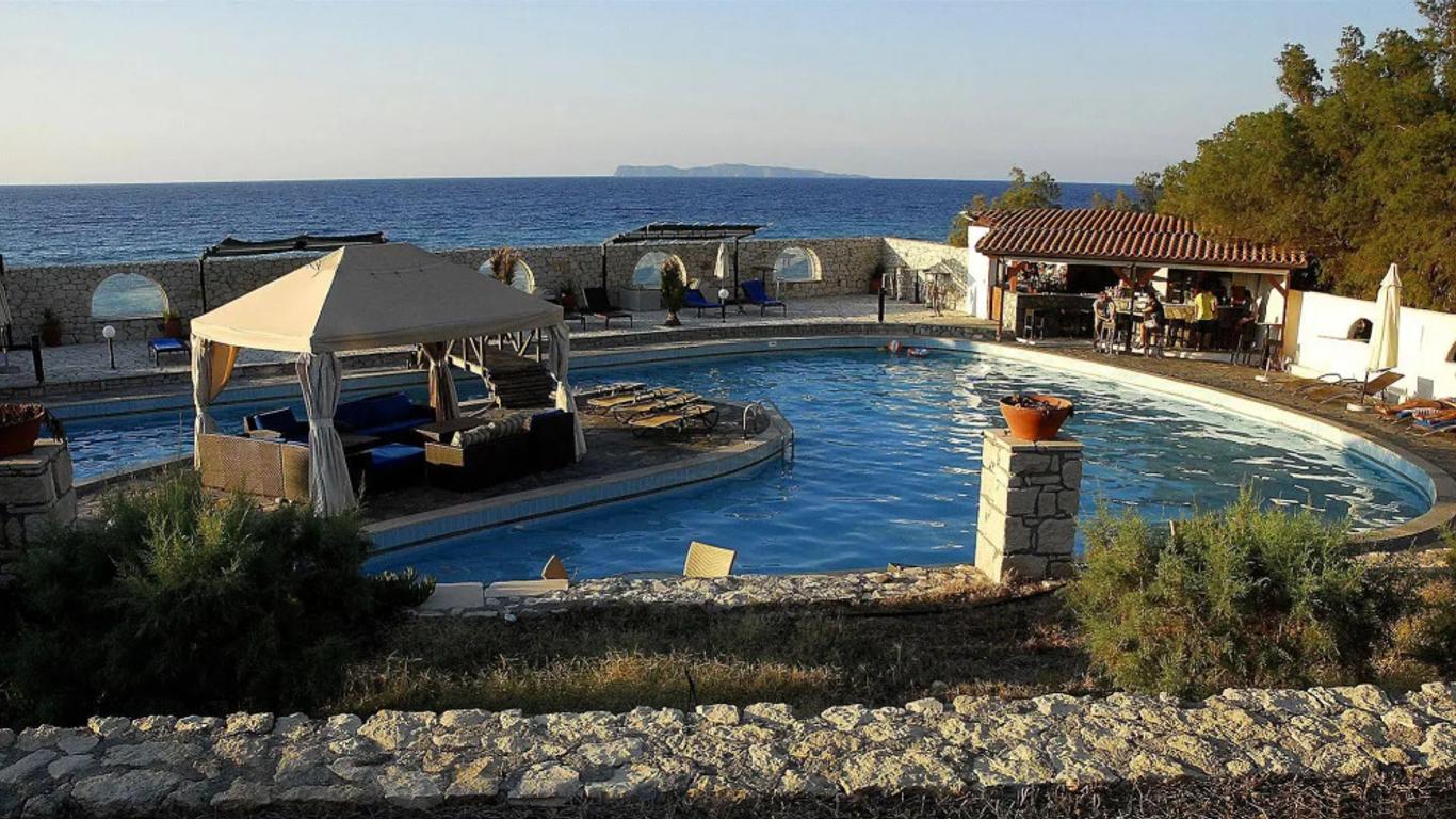 LASSION GOLDEN BAY by LA WHITE