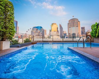 Arawana Regency Park Sukhumvit - Băng Cốc - Bể bơi