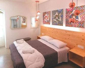 B&B in the heart of Ragusa Ibla just 1 minute walk from the Cathedral of San Giorgio - Ragusa - Bedroom
