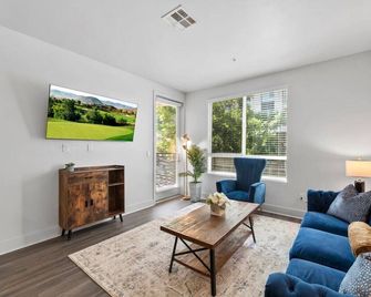 Luxe 2br, Pool, Hot Tub, Arcade - San Diego - Sala de estar