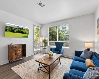 Luxe 2br, Pool, Hot Tub, Arcade - סן דייגו - סלון