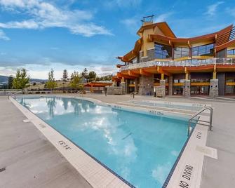 Okanagan living at Copper Sky #104 - West Kelowna - Pool
