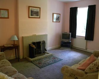South Lodge, Kirkwood farm, a beautiful, secluded, traditional stone cottage. - Lockerbie - Living room