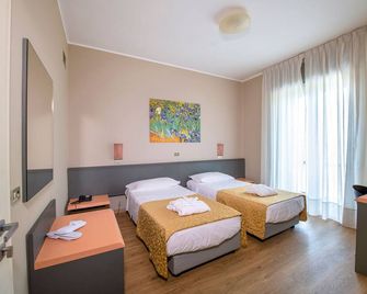 Hotel Ristorante Brusco - Caldiero - Bedroom