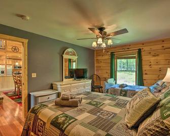 Furnished Deck, Hot Tub and Grill Poconos Cabin! - Albrightsville