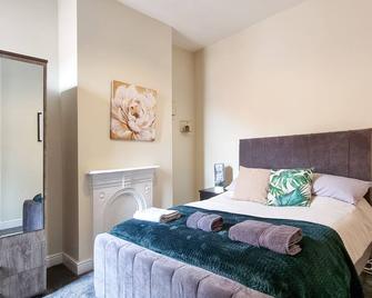 Rustic Ebony Suite With Free Parking - Manchester - Habitació