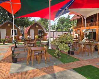 Villa Dlovey - Puncak - Patio