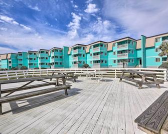 Beachfront Condo with Boardwalk and Pool Access! - Atlantic Beach - Edificio
