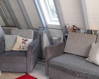 Findling House - Holiday home, shower, WC, 2 bedrooms - Leinsweiler - Wohnzimmer