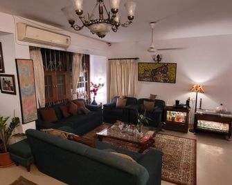 Ivy's Home Stay - Bhopal - Bar