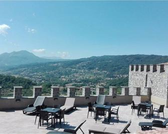 Castle of the Sanseverino Princes - Quadruple 106 - Viggianello - Patio