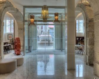 NH Collection Porto Batalha - Porto - Lobi