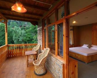 HBA Family loft studio - Naggar - Balcony