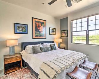 Sunny Adobe Retreat with Hot Tub and Mtn Views! - Tubac - Bedroom