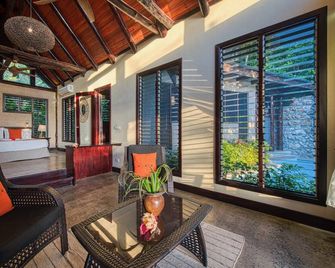 Savasi Island Resort - Savusavu