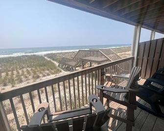 Room#208 Standard 2 Double Beds Pets Yes - Topsail Beach - Balcón