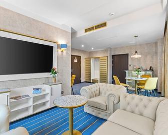 Park Hotel Diament Zabrze - Zabrze - Wohnzimmer
