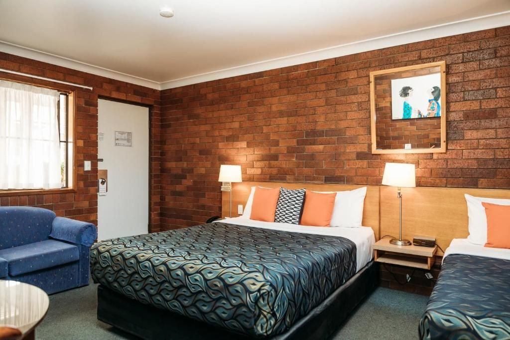 Country Pathfinder Motor Inn