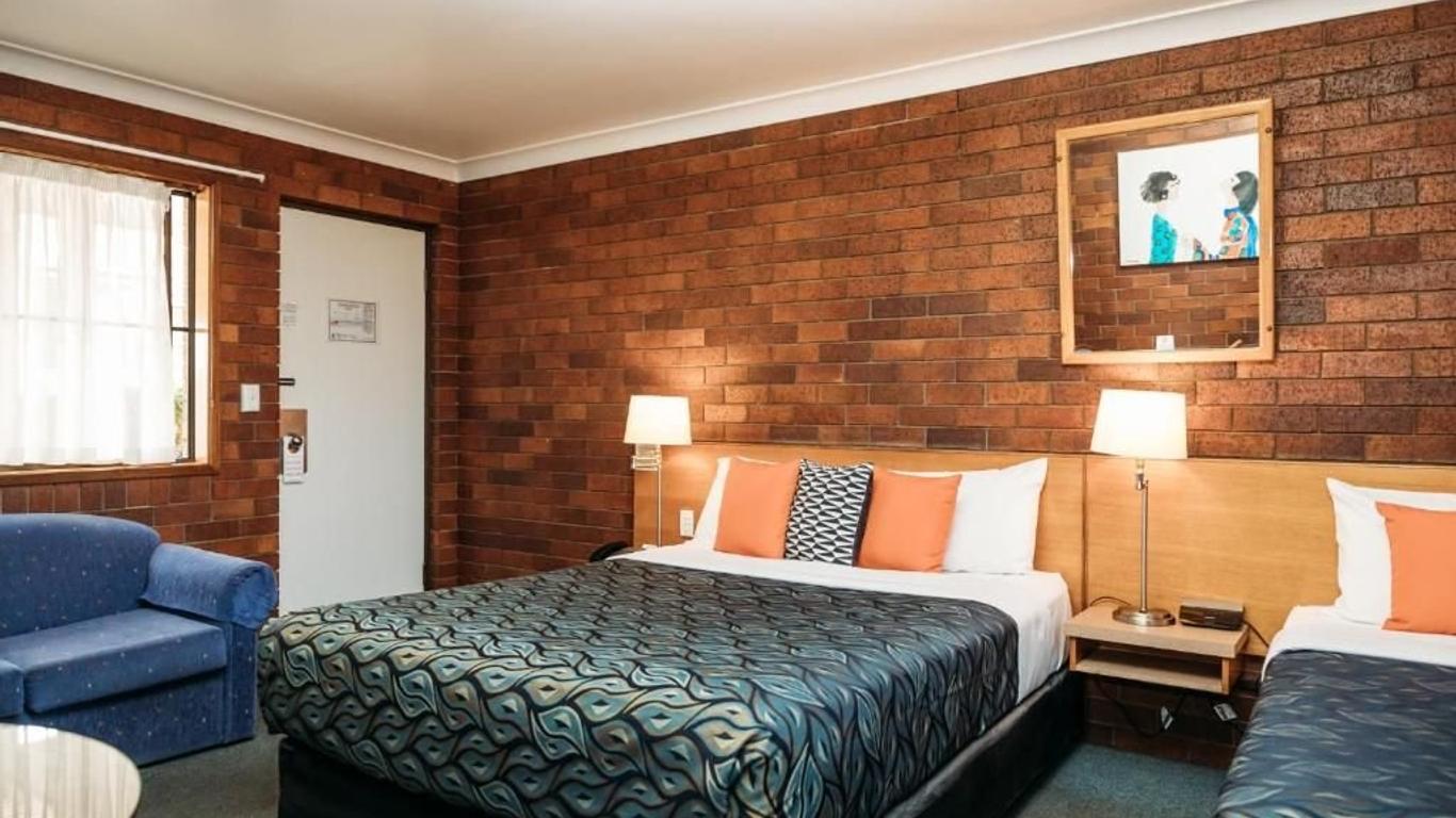 Country Pathfinder Motor Inn