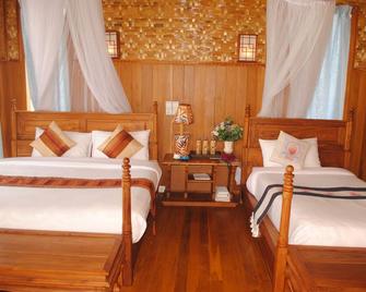 Golden Island Cottages Nampan Hotel - Nyaungshwe - Bedroom