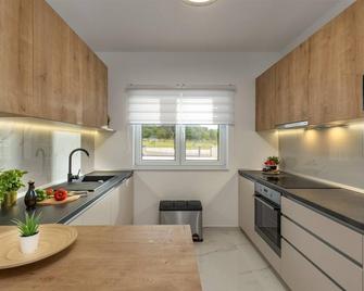 Holiday house Biranj for 1 - 8 persons with 4 bedrooms - Holiday home - Pokrovnik - Cocina