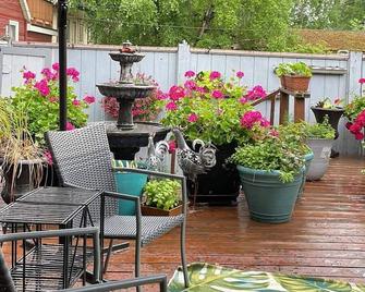 Moonlight Spa Suite - Anchorage - Patio